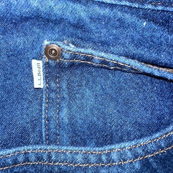 NWOT Men’s 34 x 32 LL Bean Dark Wash Classic Fit Denim Blue Jeans - Picture 3 of 7